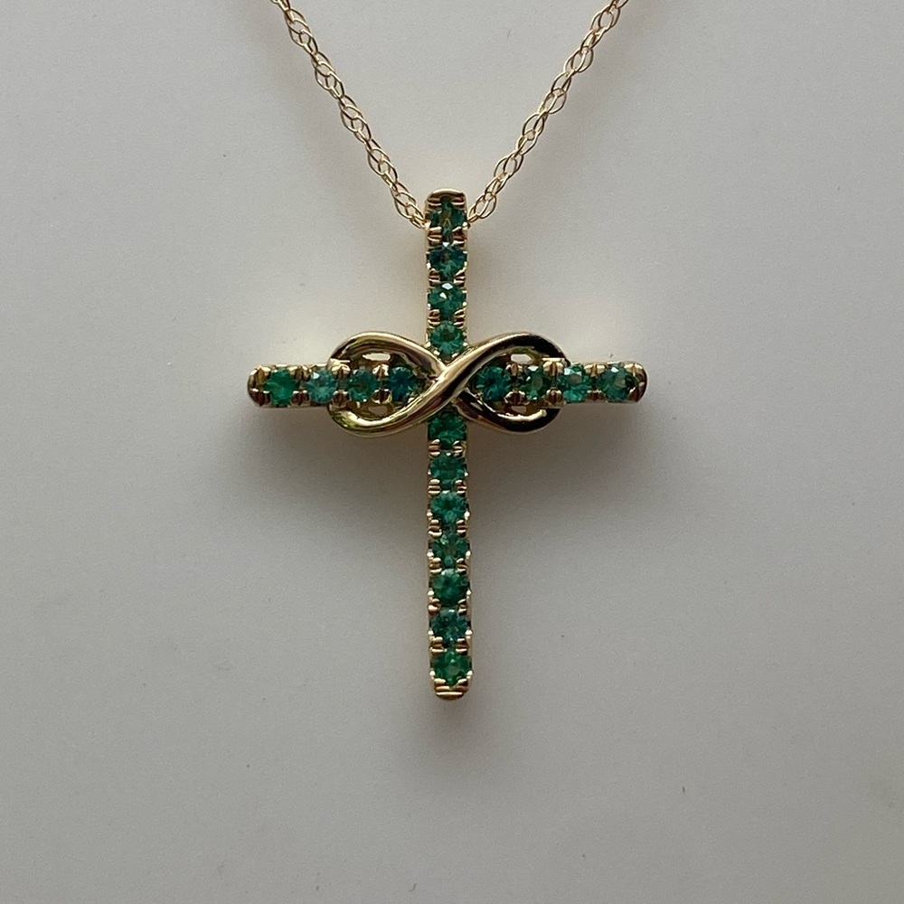 10K Yellow Gold Emerald Gemstone Infinity Cross Pendant with Chain NEW